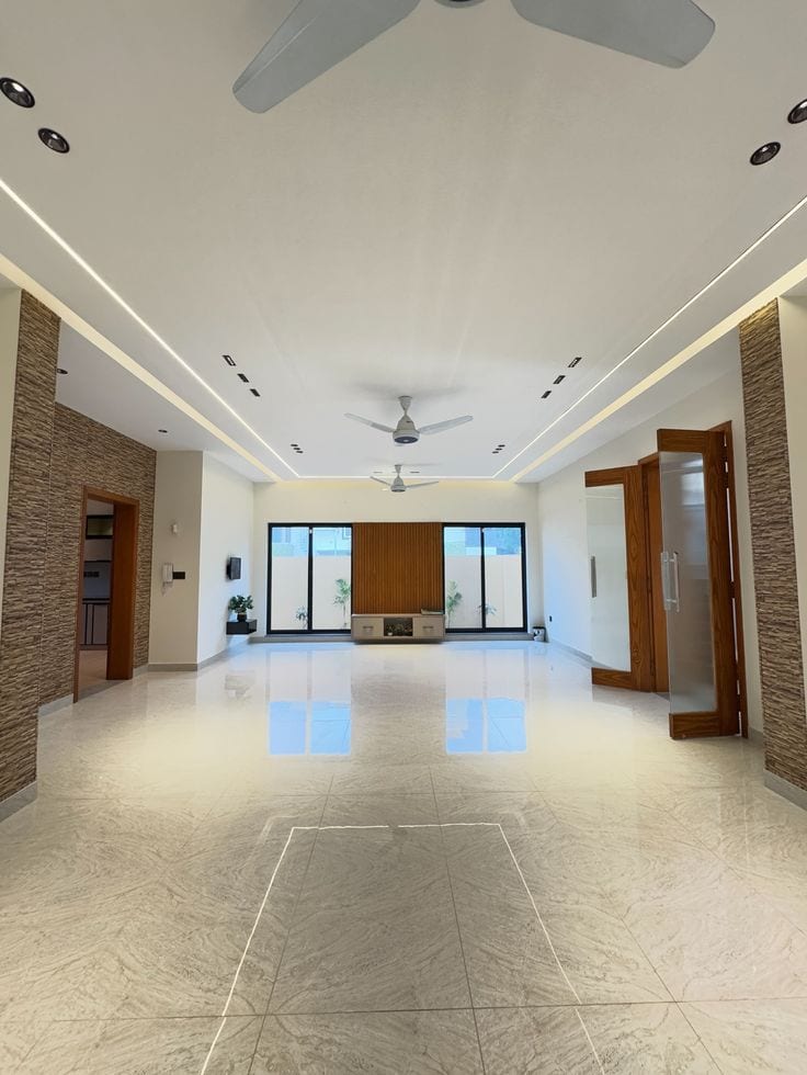 Second Floor Portion With Roof Corner West Open Available For Sale In Gulshan Block 5 — 1 / 1
