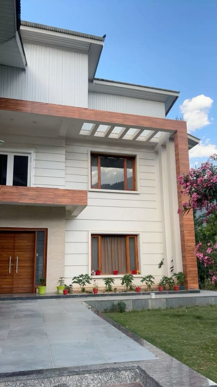 3 BEDROOMS DRAWING SECOND FLOOR PORTION WITH ROOF FOR SALE — 1 / 1
