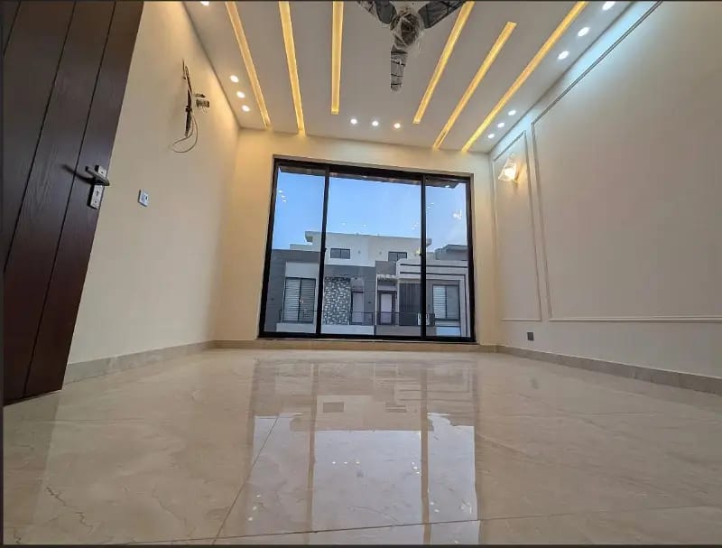 3.45 Crore Lake City 5 Marla Beautiful House For Sale — 1 / 3
