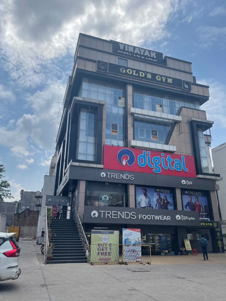 384 Square Feet Shop For Sale In Beverly Center F-6 Islamabad — 1 / 1