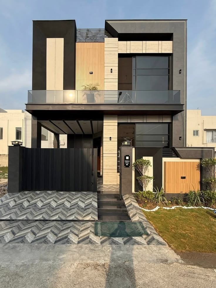 Prime Location One Kanal Brand New House For Sale In Bahria Town Rawalpindi — 1 / 1