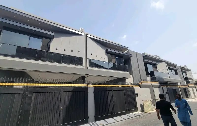 1.90 Crore Brand New 3 Marla House For Sale In Shalimar Colony Shalimar Colony — 1 / 1