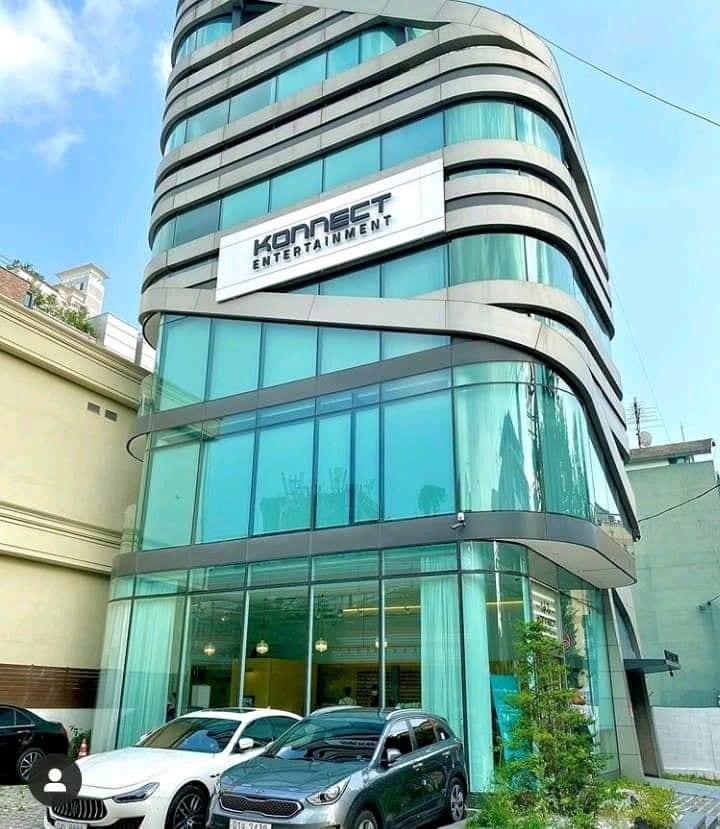 Property Links Offers 40x30 Brand New Triple Storey Building — 1 / 1