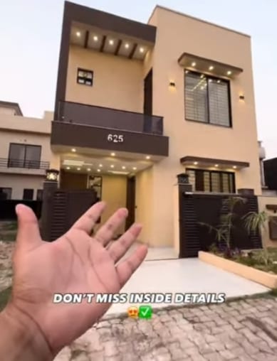 5Marla house 🏠Demand 180 cr — 1 / 1
