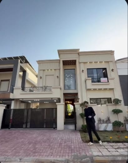 Beautiful house — 1 / 1