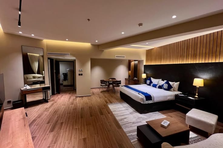 Standard AC Hotel Room for Travelers Near Thokar Niaz Baig — 1 / 1