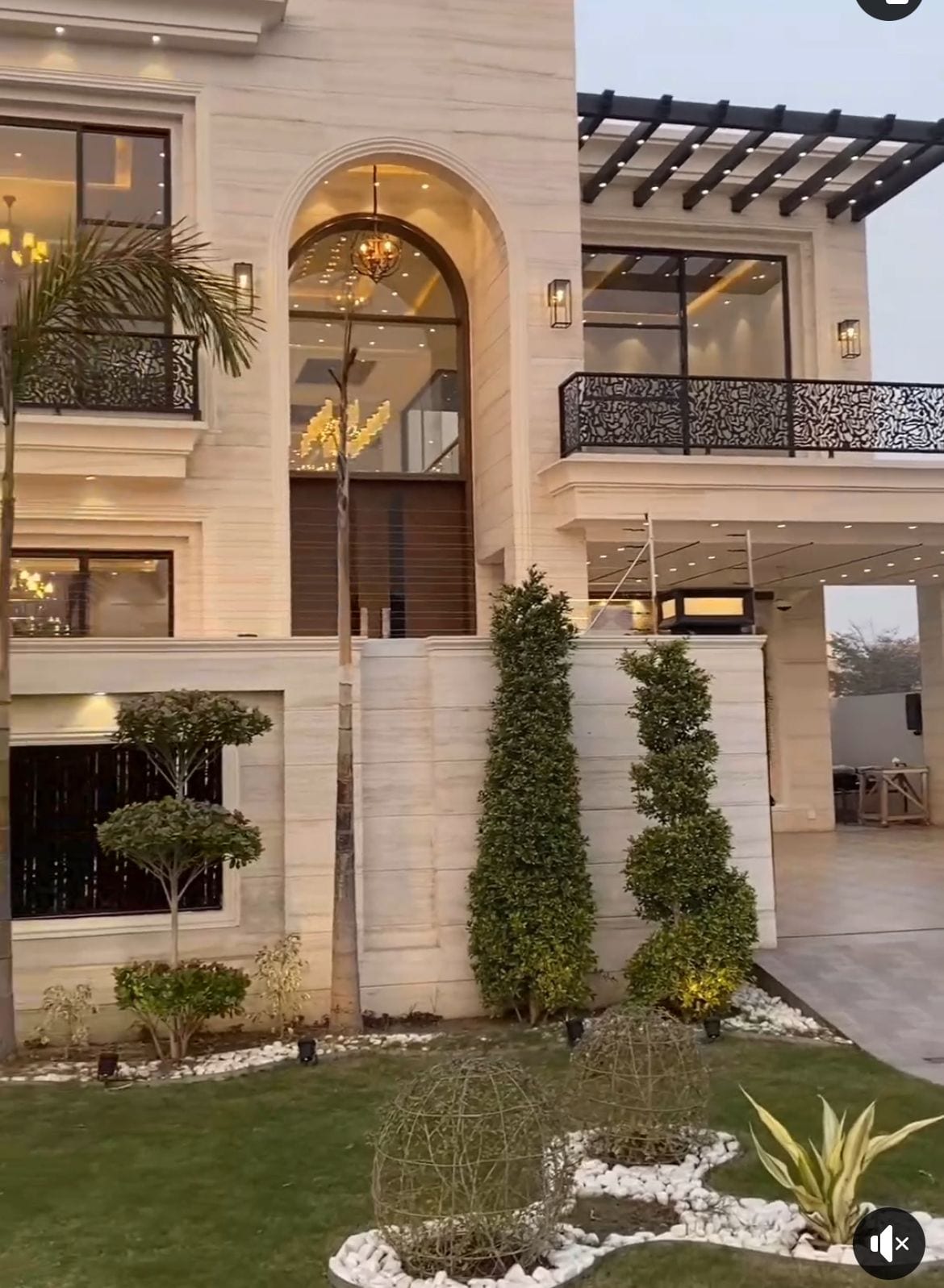 1 Kanal Brand New Designer House With Triple Height Lounge For Sale — 1 / 1