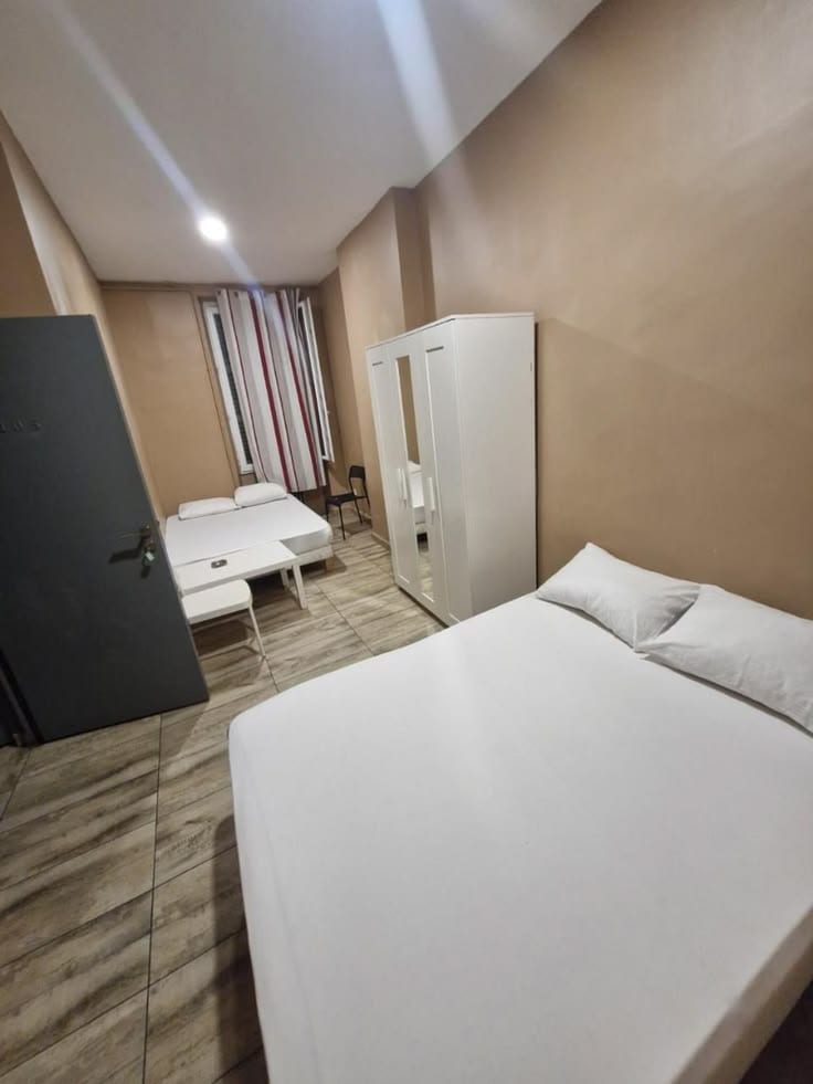 300 Sq Yards Operational Hostel Building for Sale Auto Bhan Hyderabad — 1 / 1