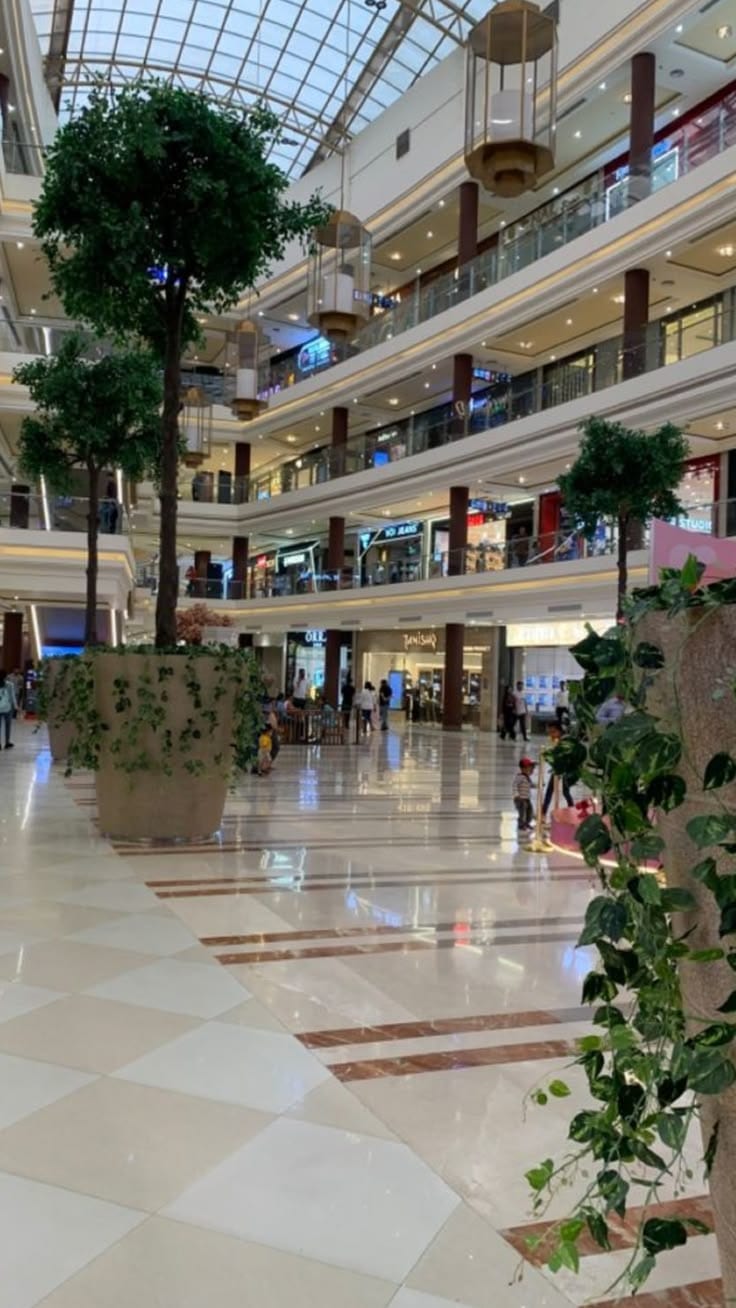 300 Square Feet Shop In Stunning Jasmine Mall Is Available For sale — 1 / 1