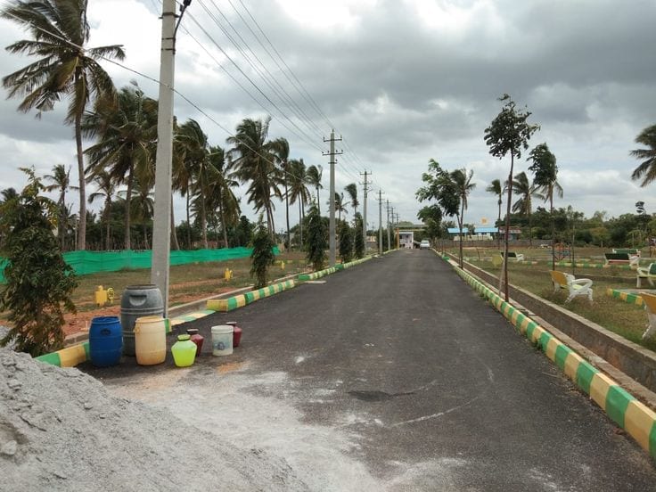 2nd Street from Main Boulevard Plot Available at Reasonable Price — 1 / 1