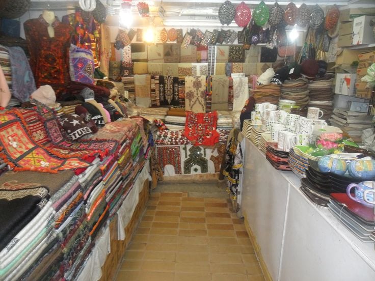Shop For Sale In Iqra Complex Ground Floor TAILORS Shop Best Income Vip Location And Start From 1st Day Rental Income 30 — 1 / 1