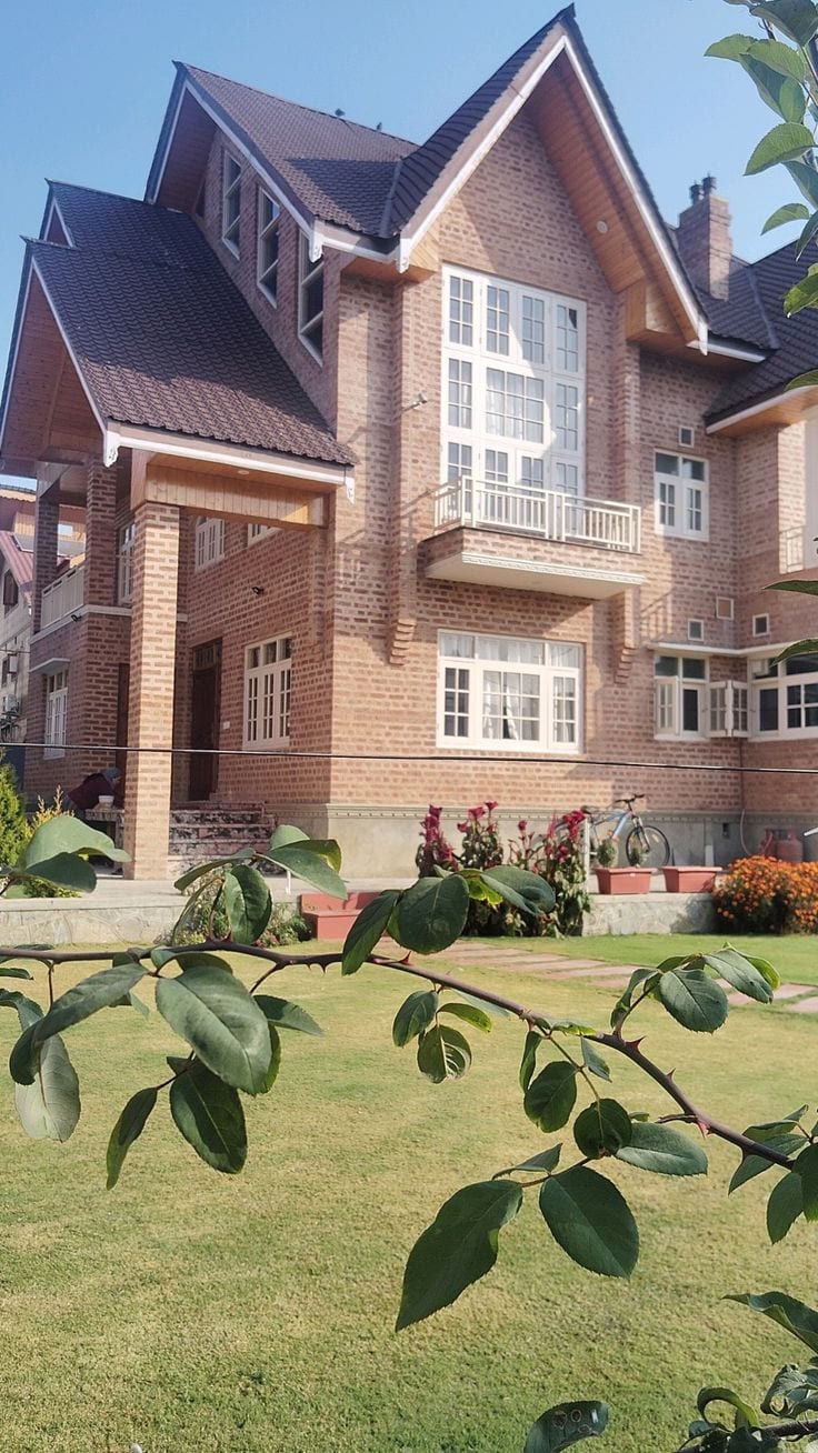 4 Kanal Farm House For Sale Barki Road, Lahore A Perfect Blend of Luxury, Nature & Privacy — 1 / 1