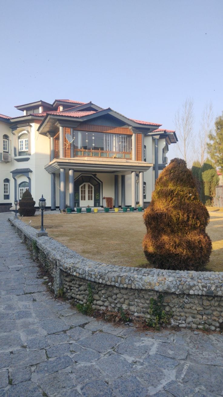 Gulberg Greens - Block B Farm House Sized 4 Kanal For sale — 1 / 1