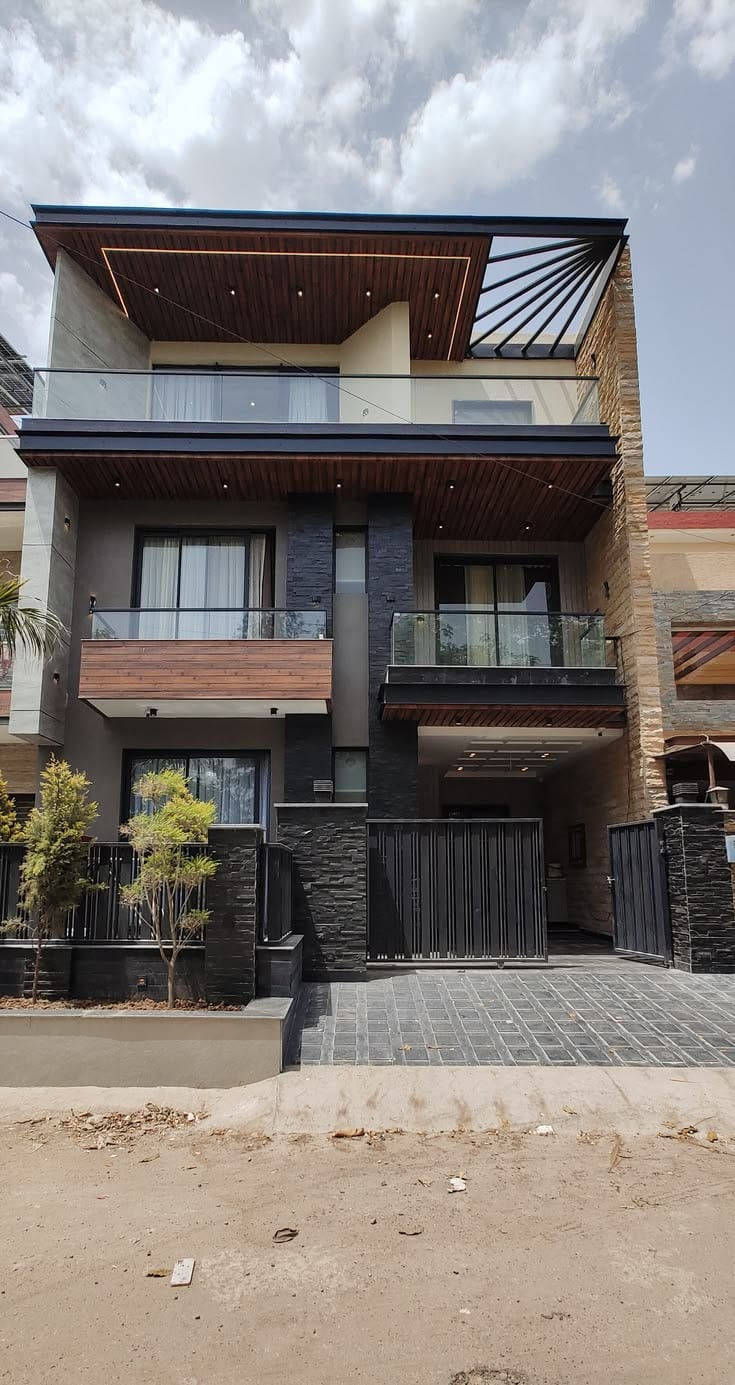 34 Marla Luxury House B Block Bahria Town Rawalpindi For Sale — 1 / 1