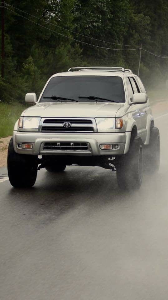 Toyota Hilux Surf 1997 – Full Option | Islamabad Registered — 1 / 1