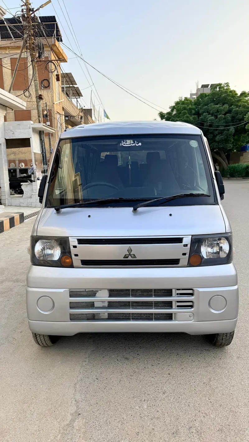 Nissan Clipper Mitsubishi Minicab 2011 – Excellent Condition | 78,121 KM | Power Package — 1 / 1