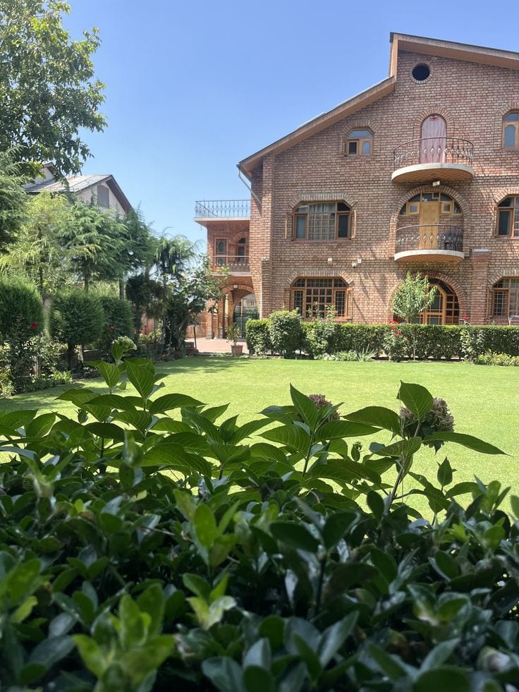 Elegant Farmhouse For Sale — 1 / 1