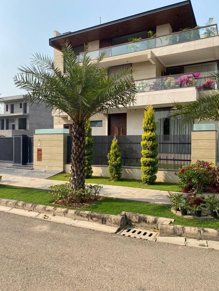 1 Kanal Triple Unit House For Sale In Bahria Town 3 Independent Portions — 1 / 1