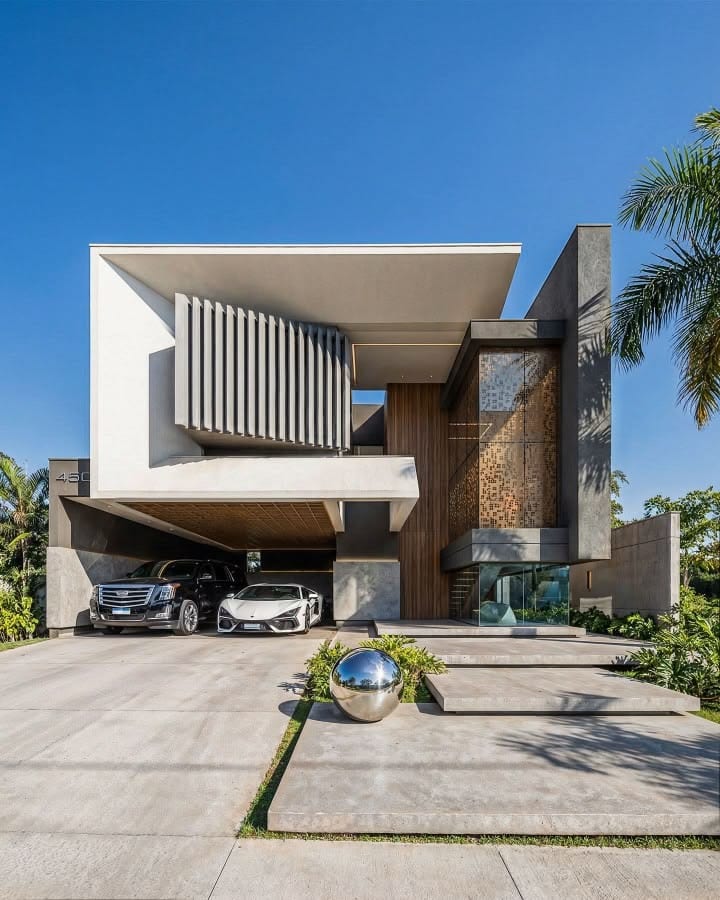 Archetectural Masterpiece 31.5 marla Top Heigjht Most lucratice Area of Bahria Town — 1 / 1