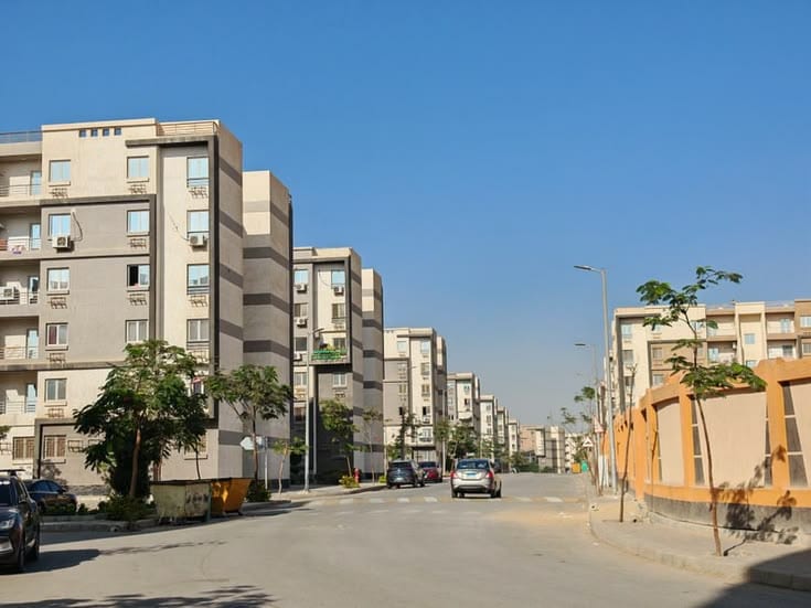 Clifton 2000 Yards Commercial Plot For Sale. — 1 / 1