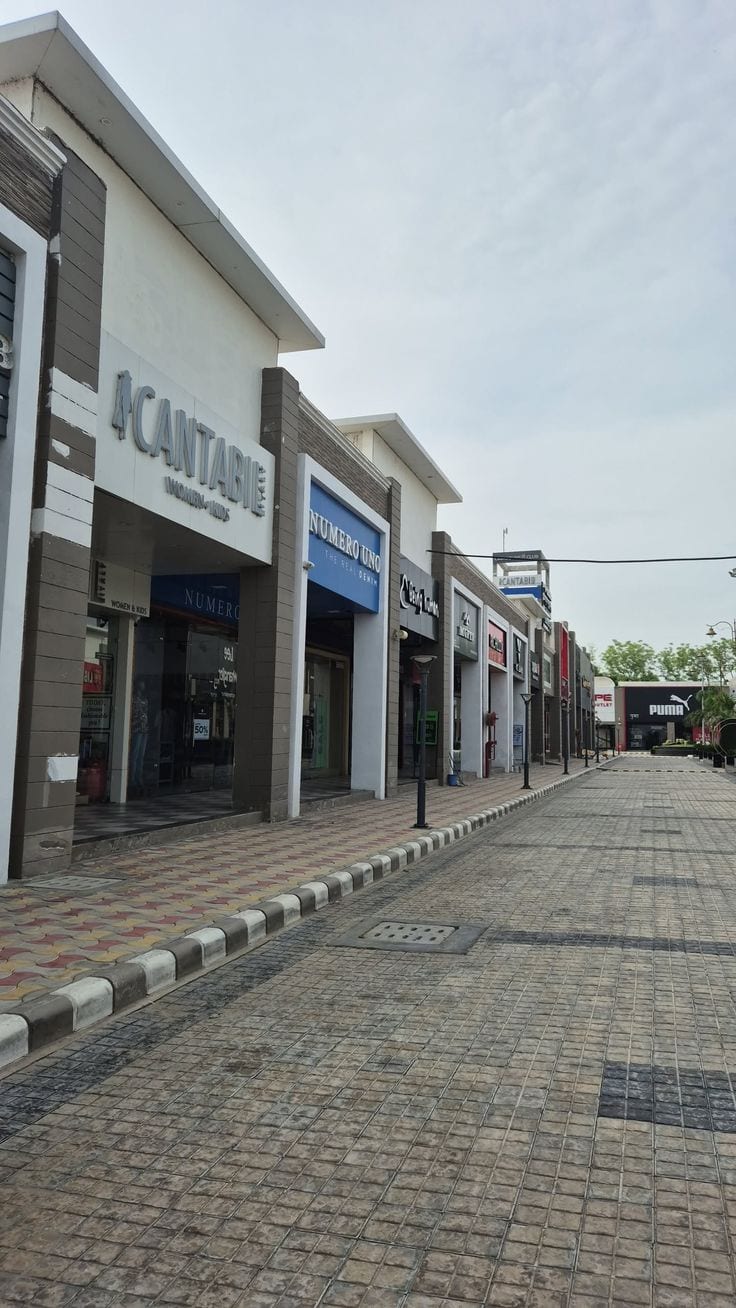 5 Marla Main 150Ft College Road Commercial Plot For Sale Hot Location — 1 / 1