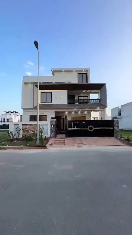 3.70 Crore 10 Marla Brand New Luxury House For Sale A-Ext — 1 / 1