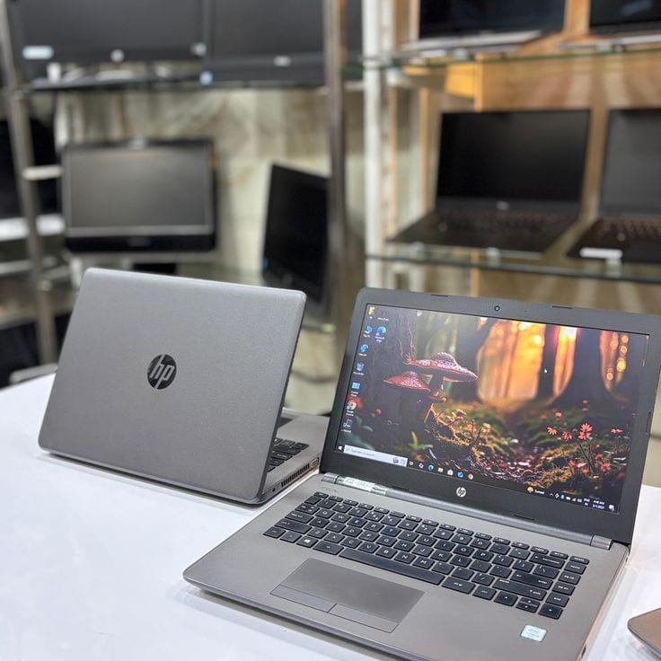 Ipad pro (2020) (11 inches) koi masla nhi ha 10/9 condition pubg 120 fps paiso ki zarorat ha is liye sale kr raha ho — 1 / 1