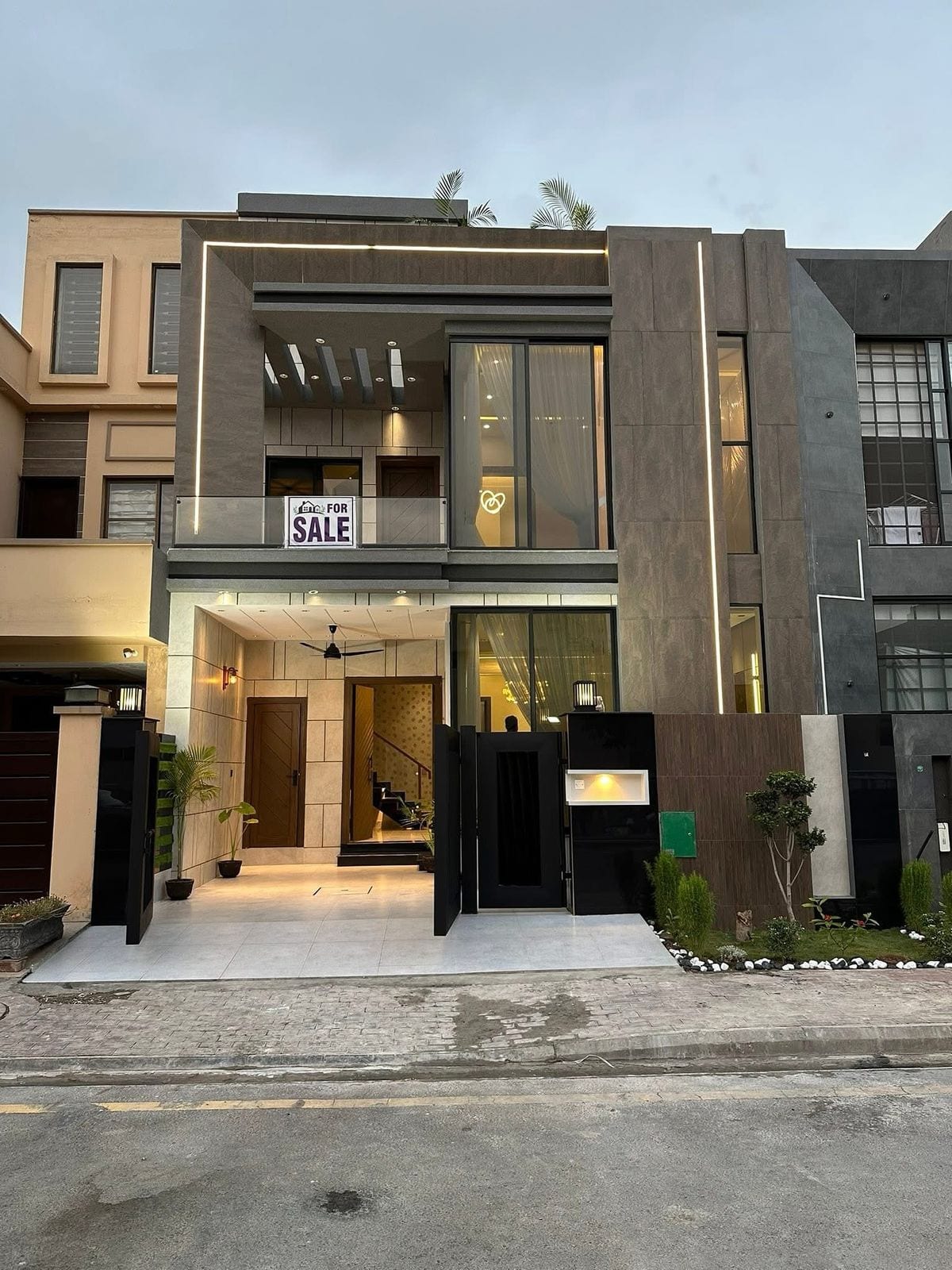 Centrally Located House In Main Boulevard Gulberg Is Available For Sale — 1 / 1