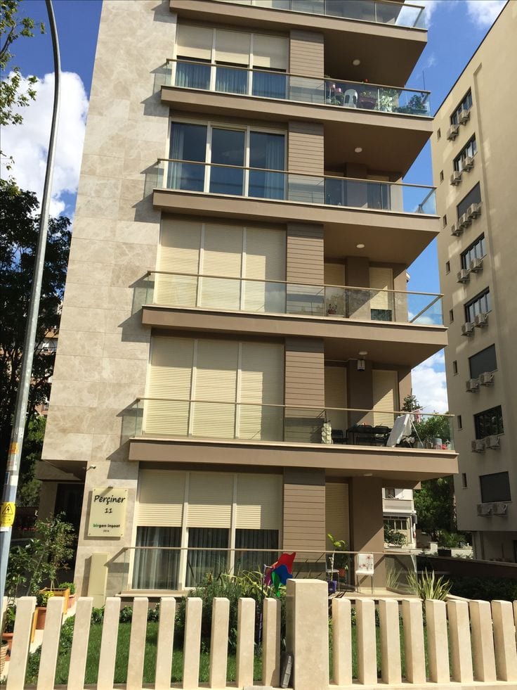 ONE BED LUXURY FURNISHED APARTMENT FOR SALE AT HOT LOCATION OF BAHRIA TOWN — 1 / 1