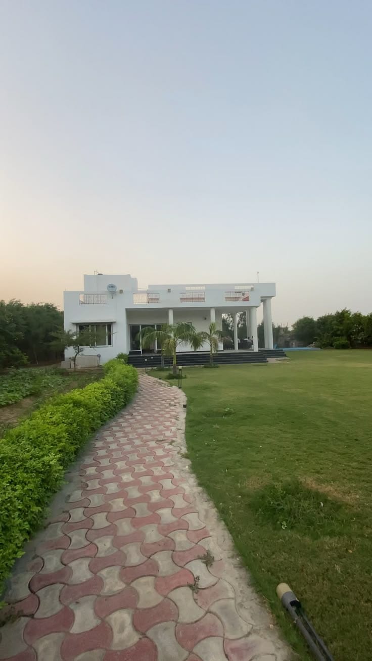 4 Kanal Farmhouse For Sale In Gulberg Greens Islamabad — 1 / 1