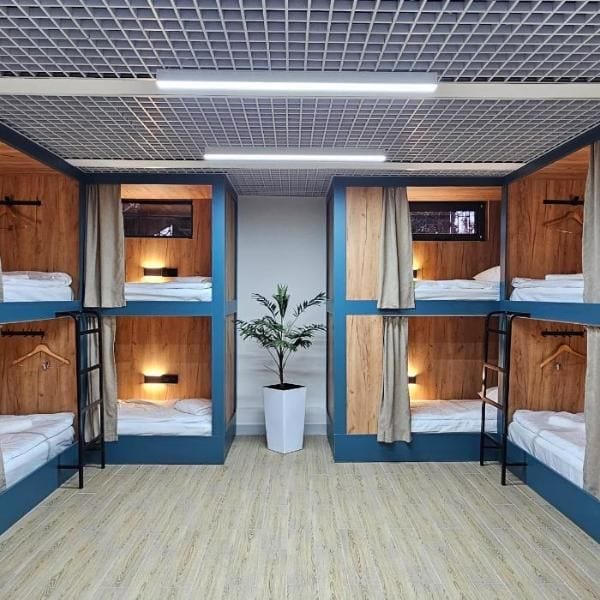 Royal Heaven Girls Hostel Bed Space Rent in G9 4 Islamabad — 1 / 1