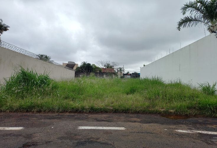 10 Marla Hot Location Plot In B-3 Sector | Plot #. . . . | Back To Big Park & Main Road — 1 / 1