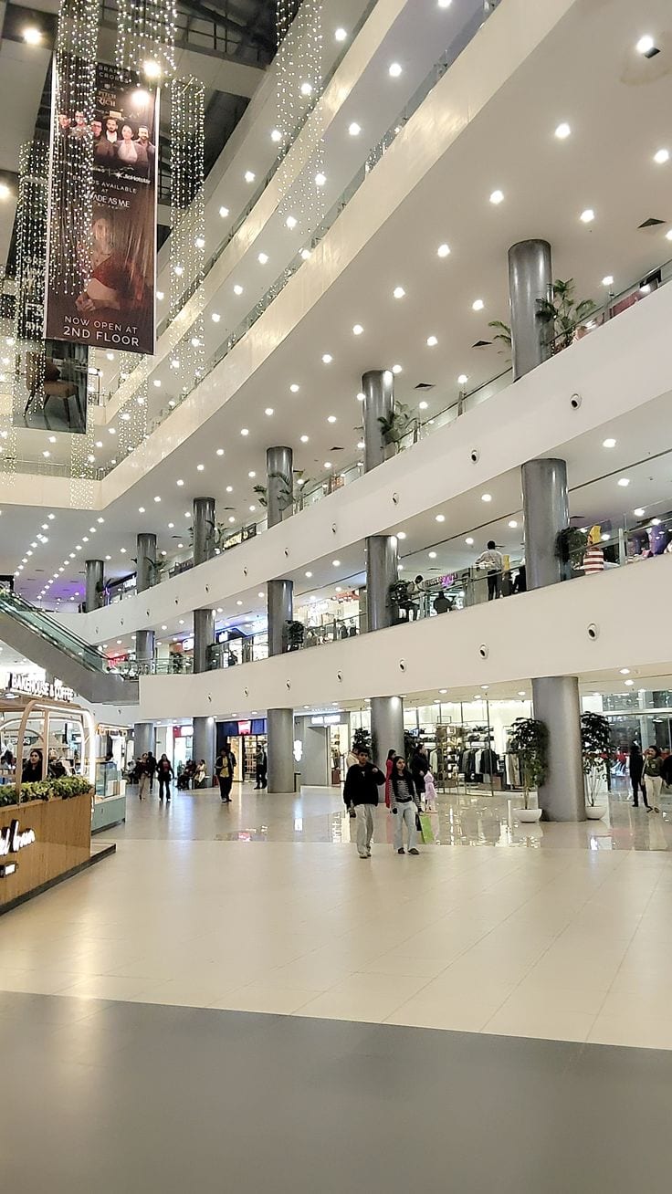 Investment Opportunity , 700 Sqft Shop, Siddiq Trade Centre — 1 / 1