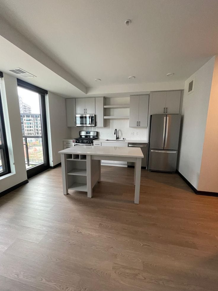 Creek View Towers New Building 3 Bedrooms Attached — 1 / 1