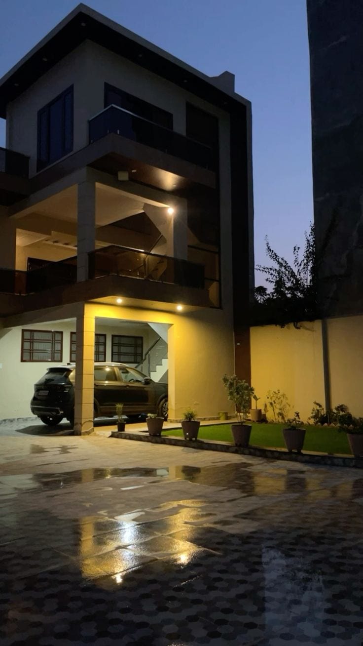 2 BEDROOM FOR SALE PORTION SECOND FLOOR WITH ROOF — 1 / 1