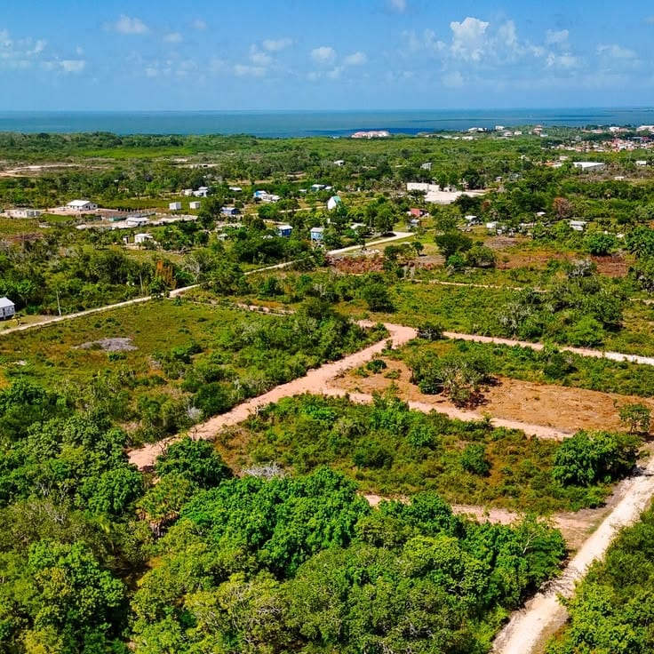 10 Marla Ideal Location Possession Plot Near Park, Masjid And Mini Commercial — 1 / 1