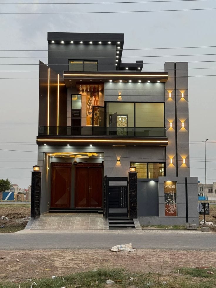 1 Kanal House Available For Sale — 1 / 1