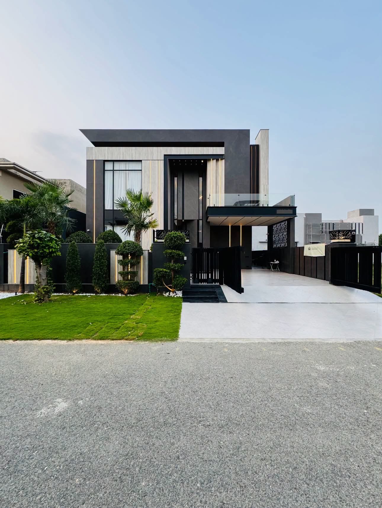 1 Kanal Fully Furnished House for Sale in DHA Phase 7, Lahore — 1 / 10
