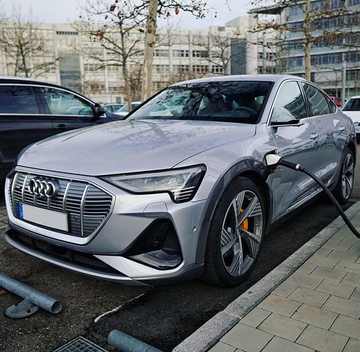 Audi e-tron 50 quattro 230 kW 2021 — 1 / 1