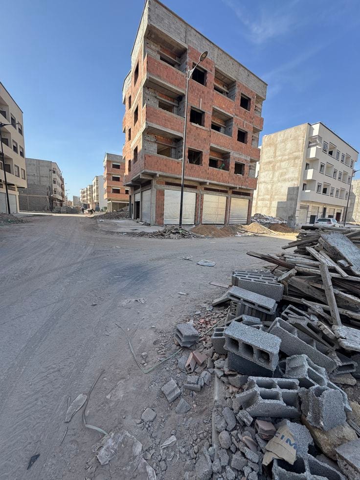 64 MARLA COMMERCIAL PLOT FOR SALE MAIN COLLEGE ROAD LAHORE — 1 / 1