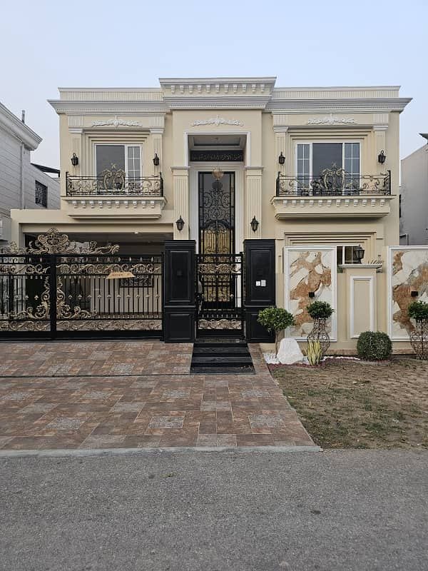 4000 YARD HOUSE IN MOST PRIME LOCATION OF PHASE 5 TANZEEM STREETS — 1 / 1