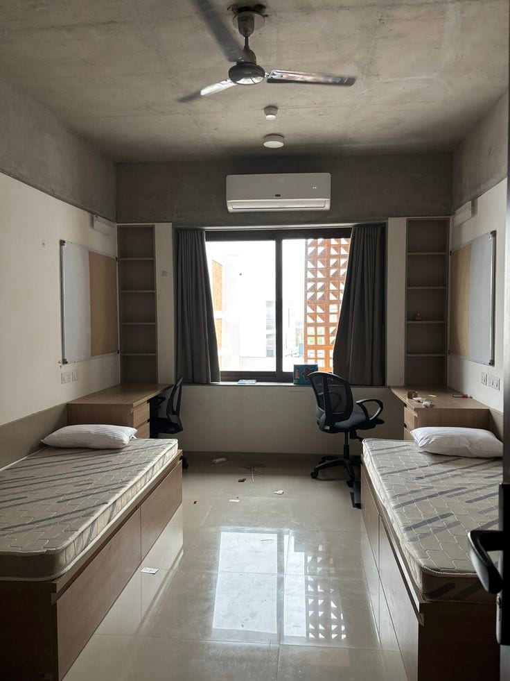 Chenab Executive Boys Hostel Rent Johar Town Phase 1 Lahore — 1 / 1