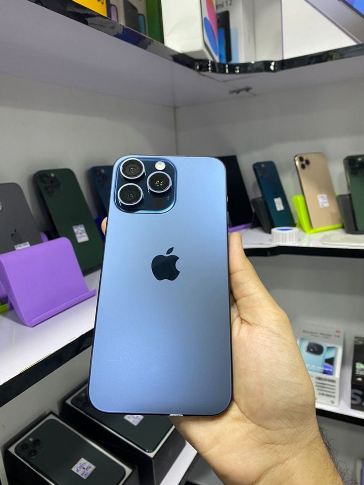 Apple iPhone 15 Pro Max | 256 GB | 3 Months Sim Time Available — 1 / 1