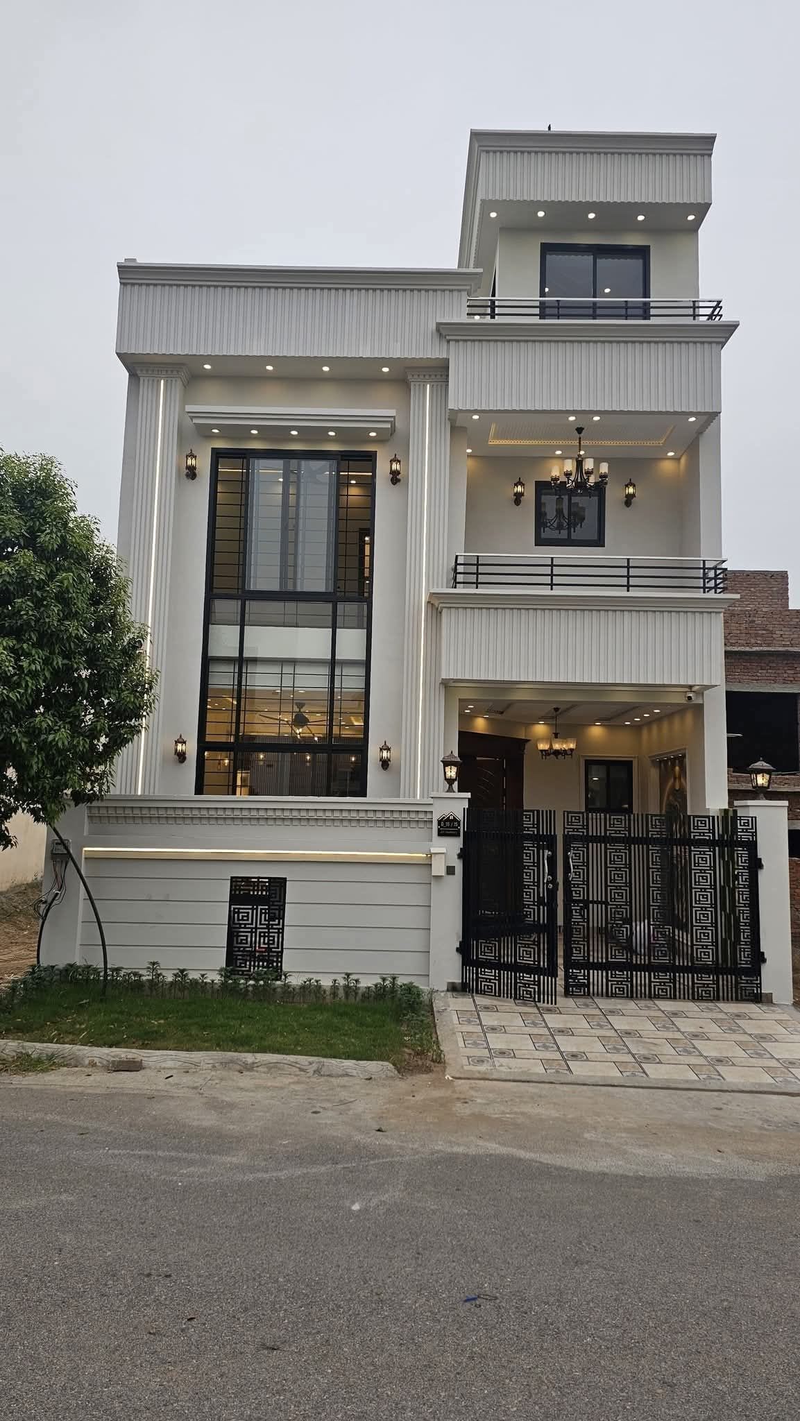 1 Kanal House With Swimming Pool And Basement — 1 / 1