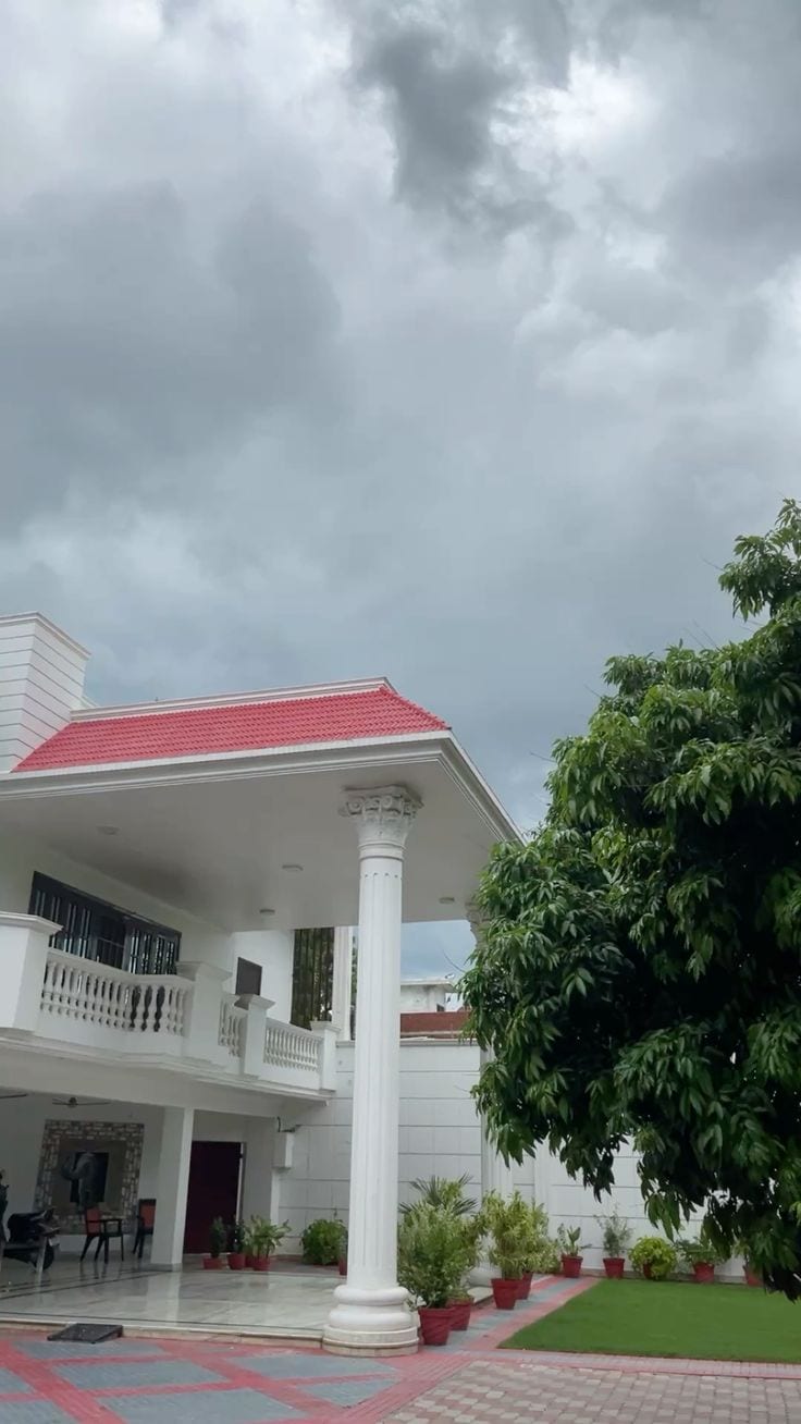 Stunning Farmhouse for Sale on Barki Road Lahore | 3 Bedroom Luxury Farmhouse Near DHA Phase 7 — 1 / 1