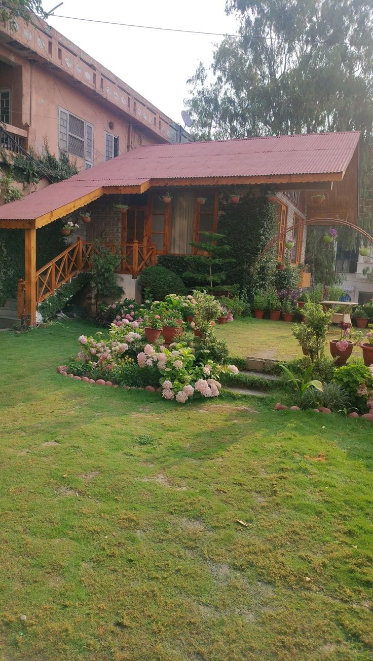 10 Kanal Dream Farm House In Gulberg Greens Available For Sale — 1 / 1