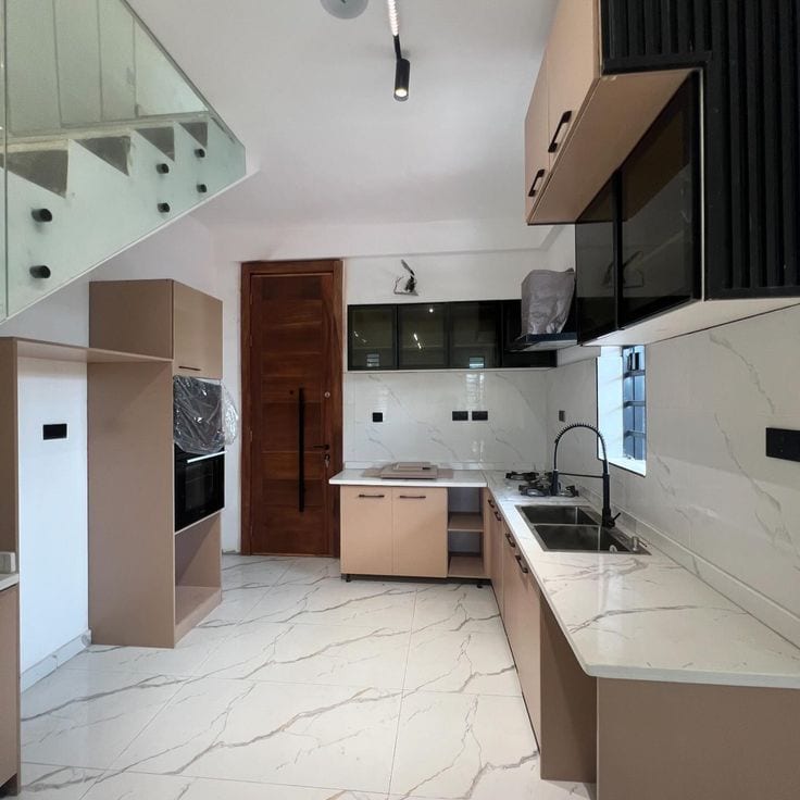 APARTMENT AVAILABLE FOR SALE IN HIGH-RISE BUILDING — 1 / 1