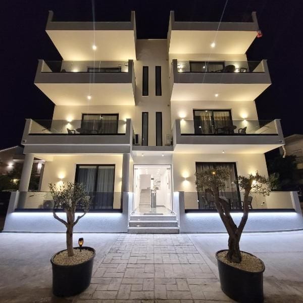 Hotel Building for Sale — 1 / 1