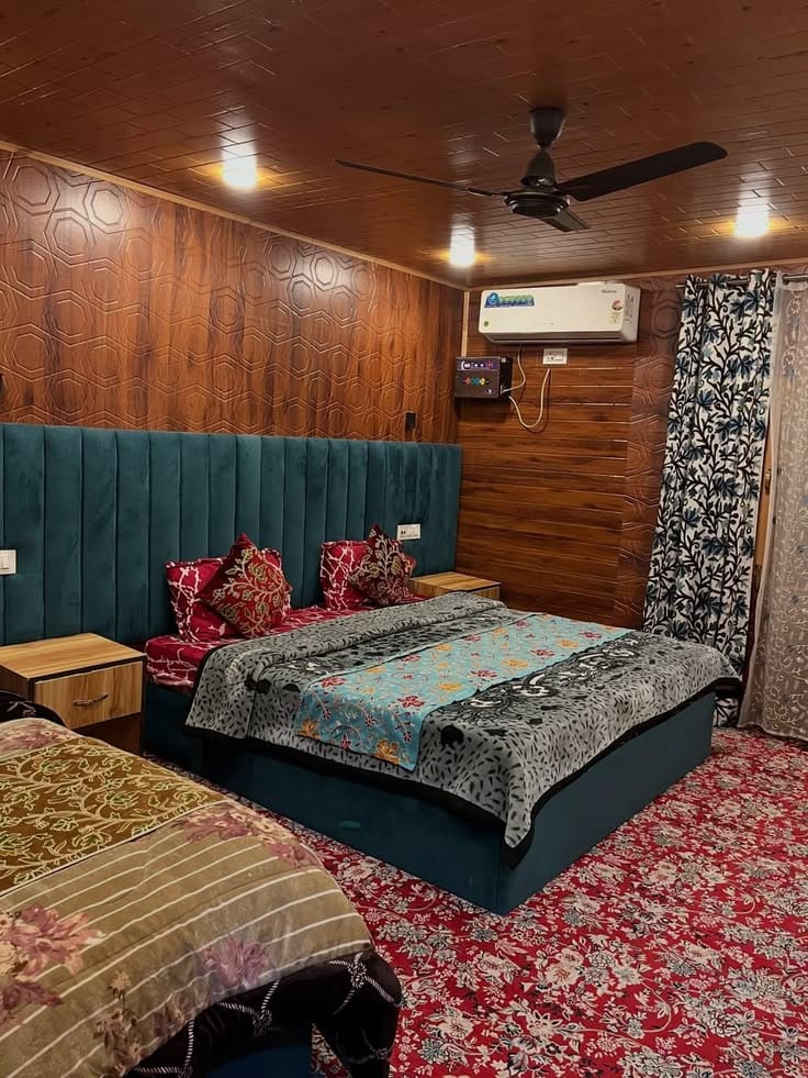 Studio Apartment For Sale | Eagle Mall, Sector B | Investor Deal Only PKR 50 Lac! — 1 / 1
