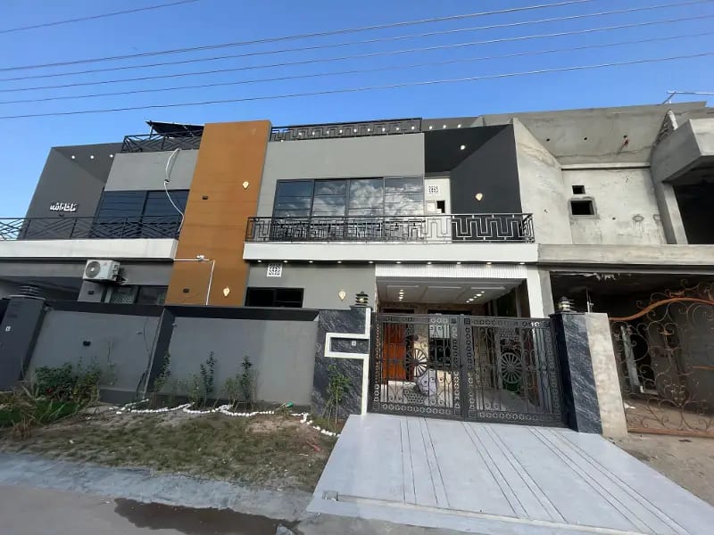 2.20 Crore Tripple Storey 5 Marla House Available In Buch Villas Phase 2 - Manik Block For sale — 1 / 1